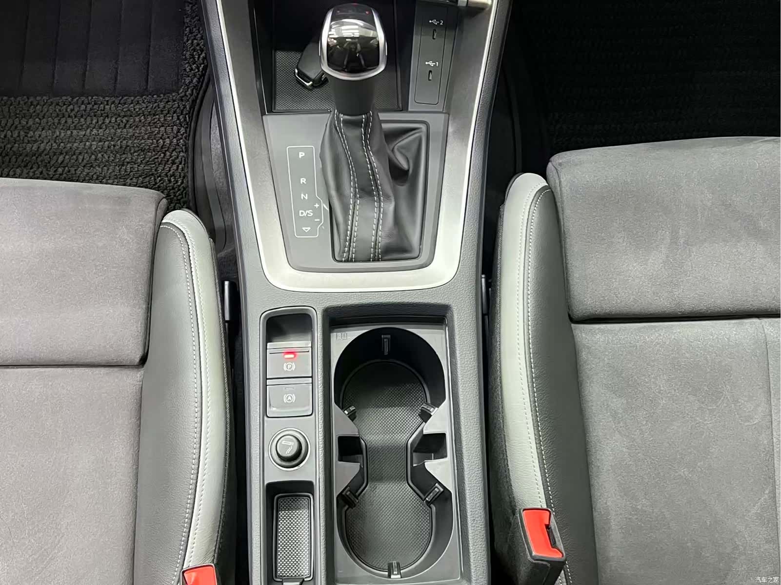 Audi Q3, 2022 12