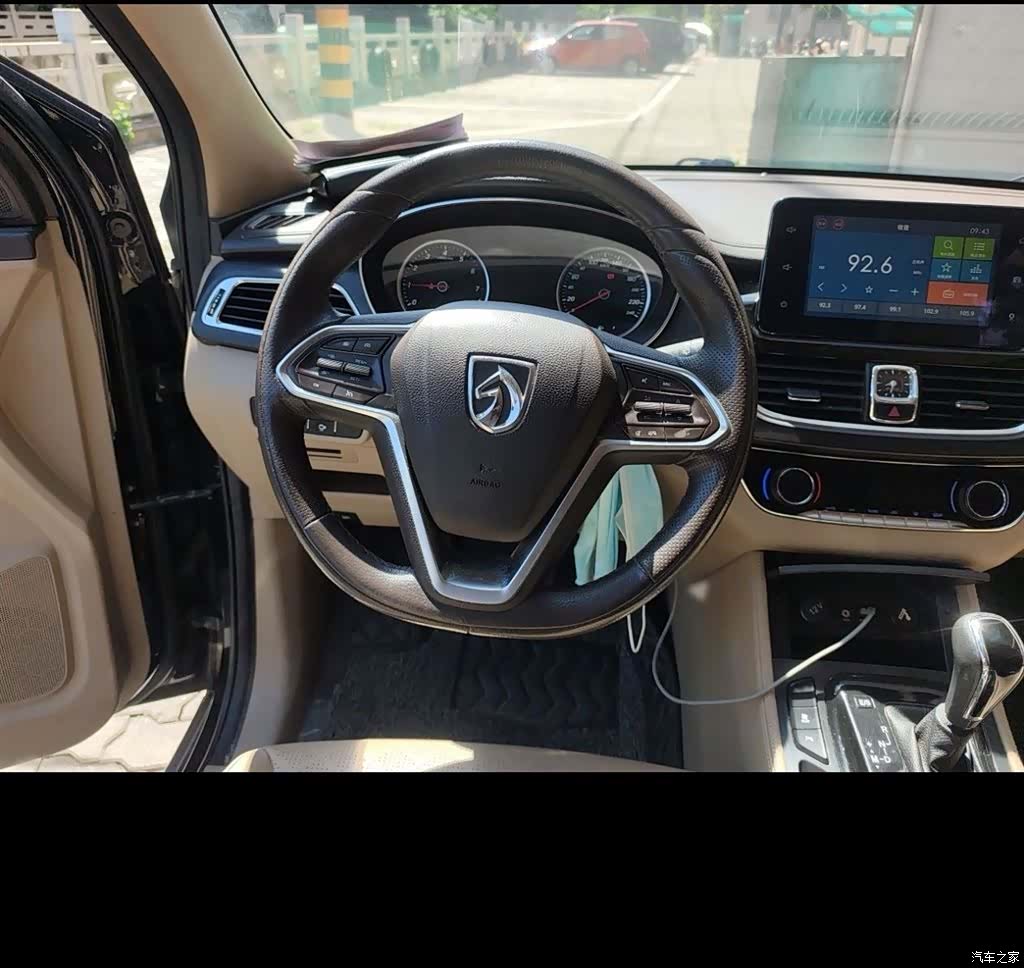 Wuling 730, 2017 15