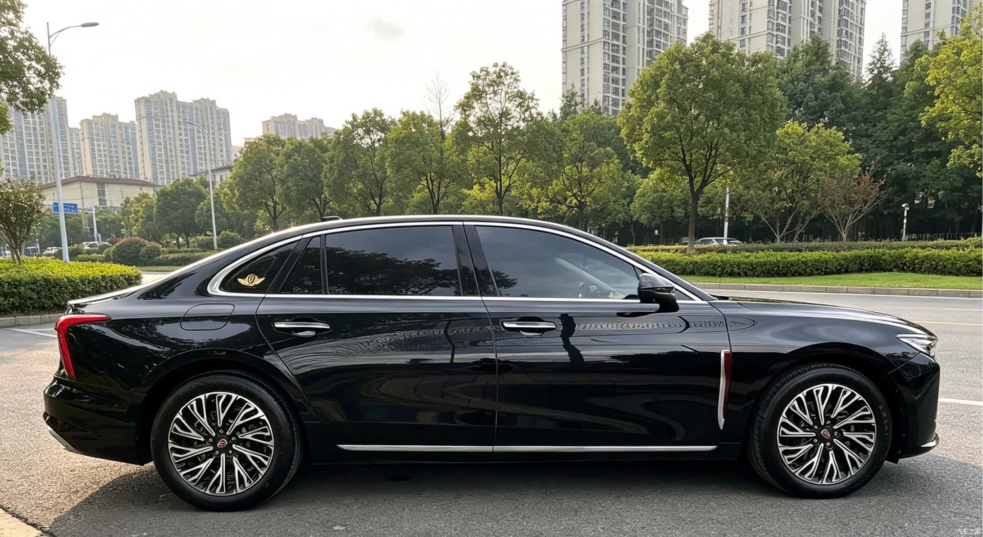 Hongqi H5, 2023 4