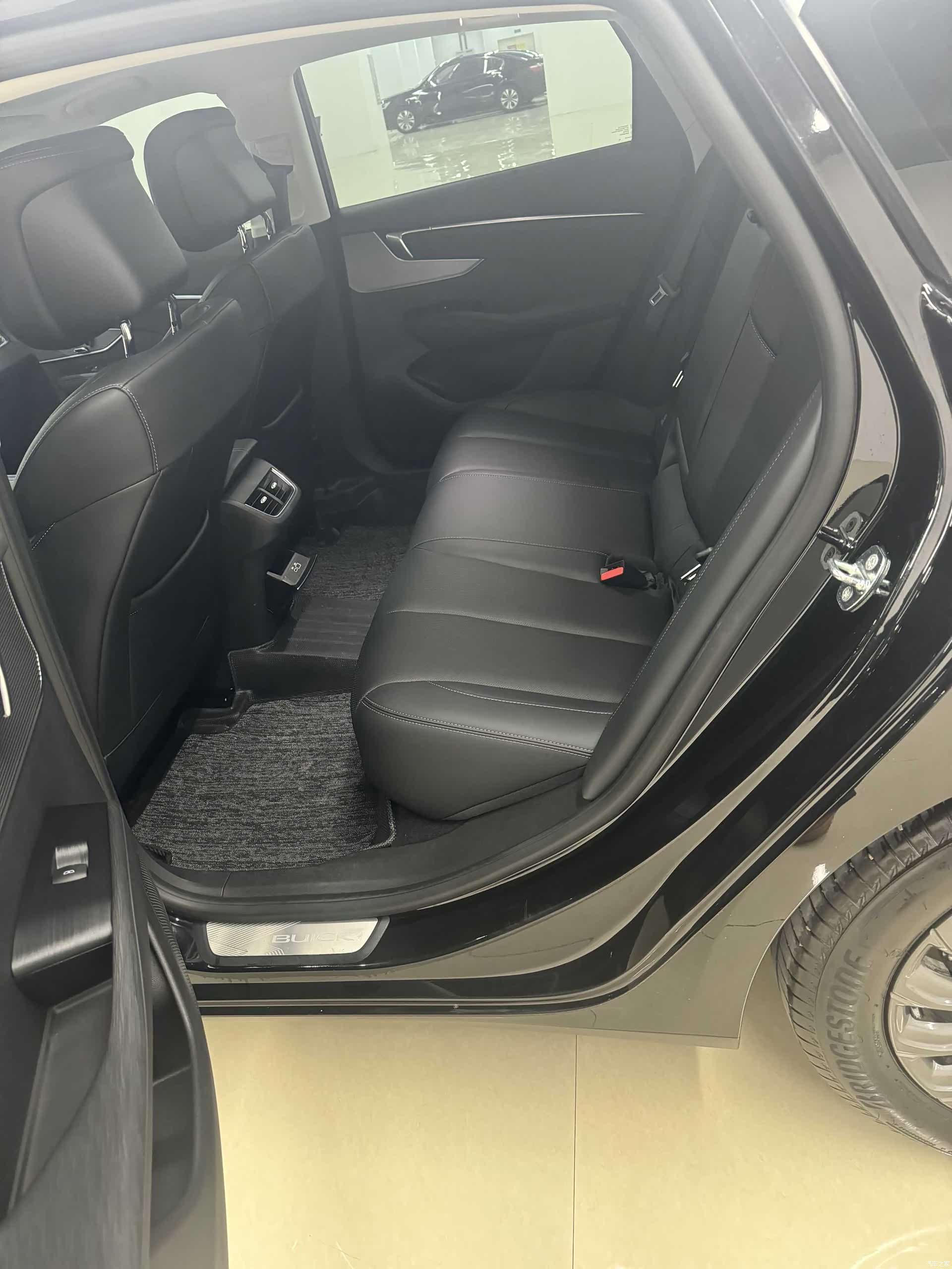 Buick LaCrosse, 2025 4