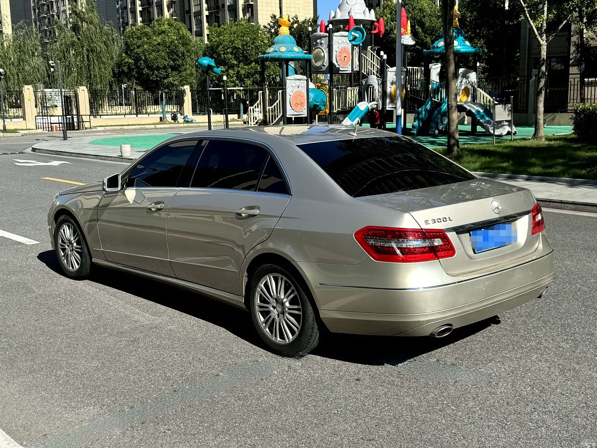 Mercedes-Benz E-Class, 2012 6