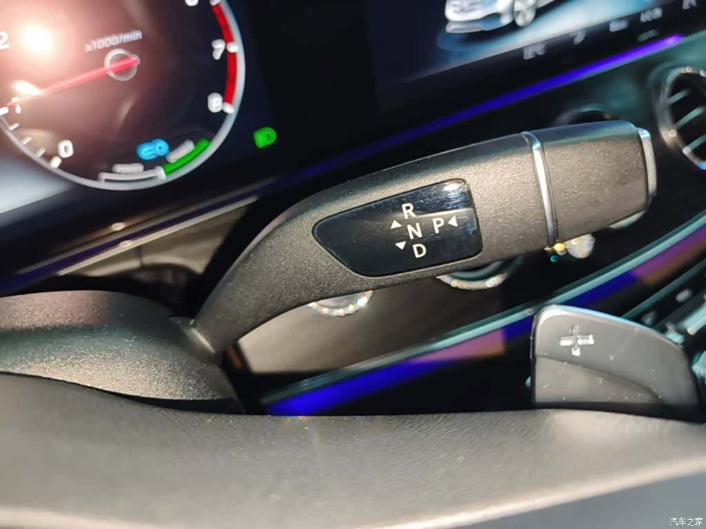 Mercedes-Benz E-Class, 2019 14
