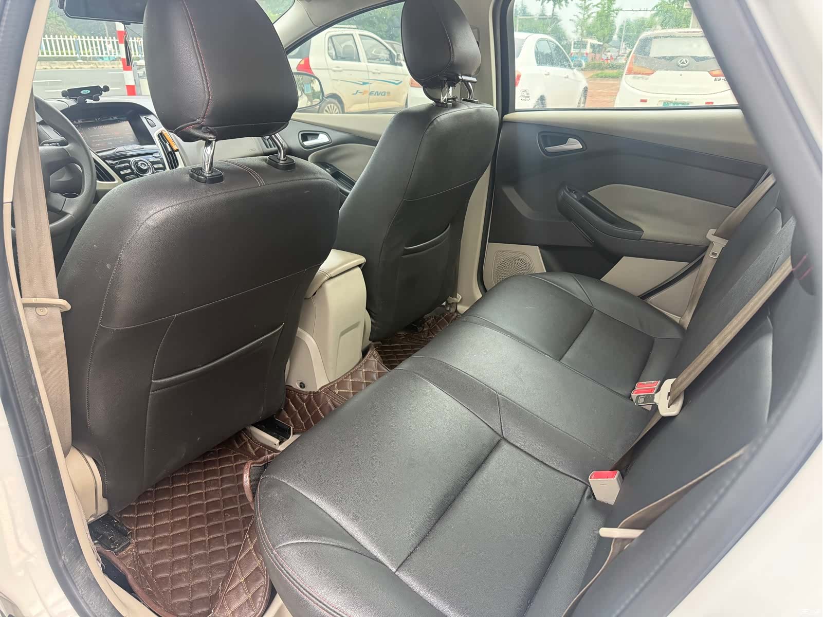 Ford Focus, 2014 9
