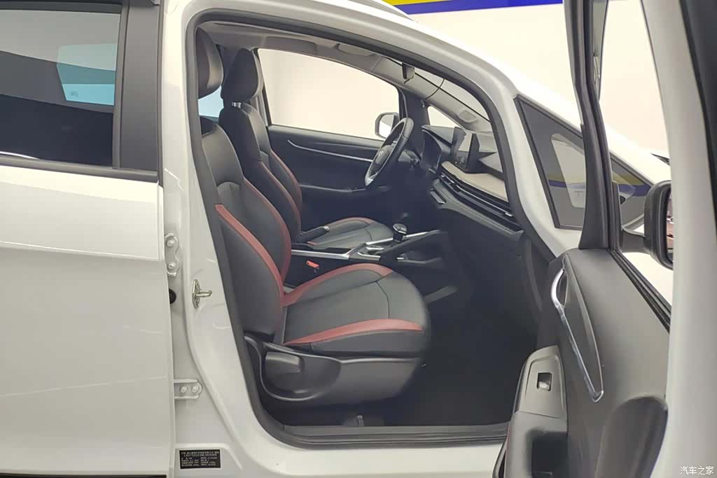 Geely X3, 2022 8