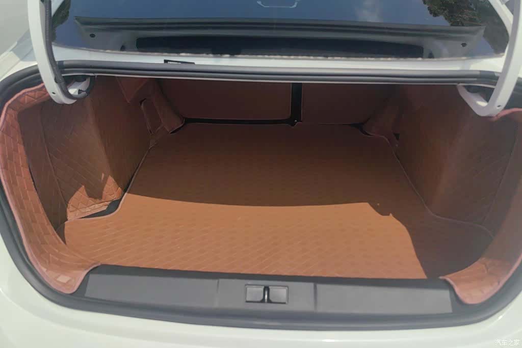 Peugeot 408, 2025 4