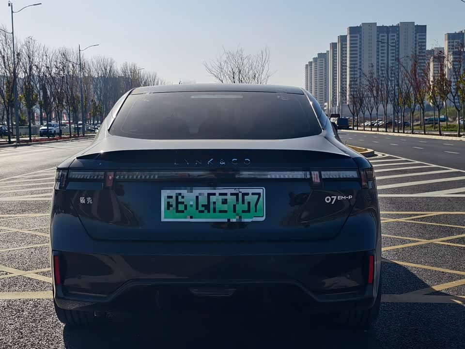 Lynk & Co 07 EM-P