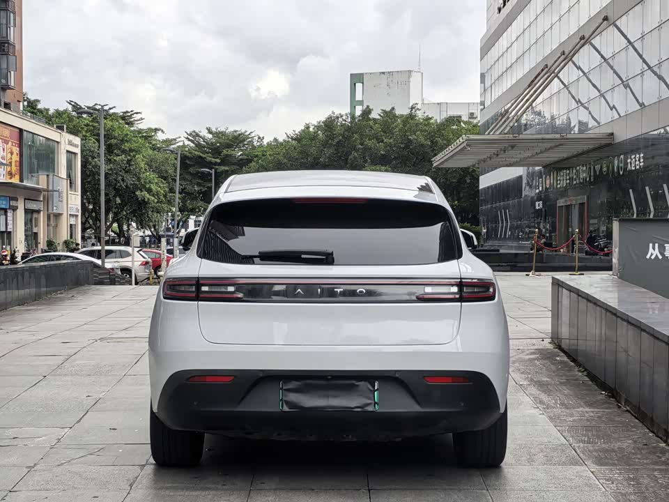 AITO Ask the world M5