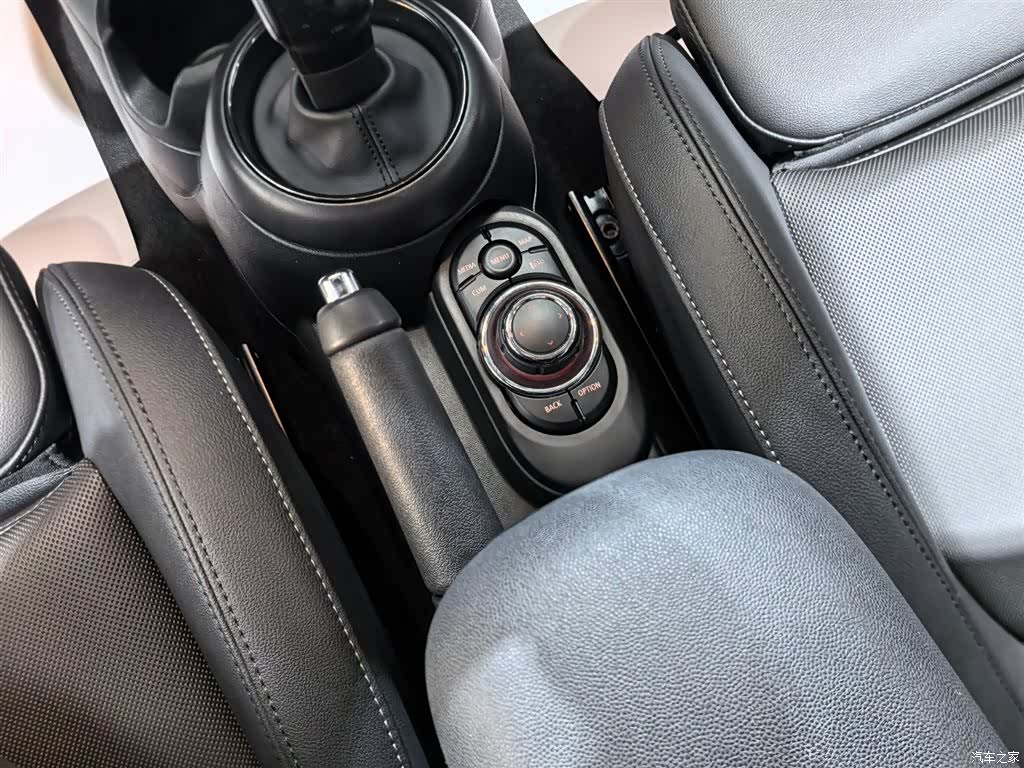 Mini Cooper, 2023 12