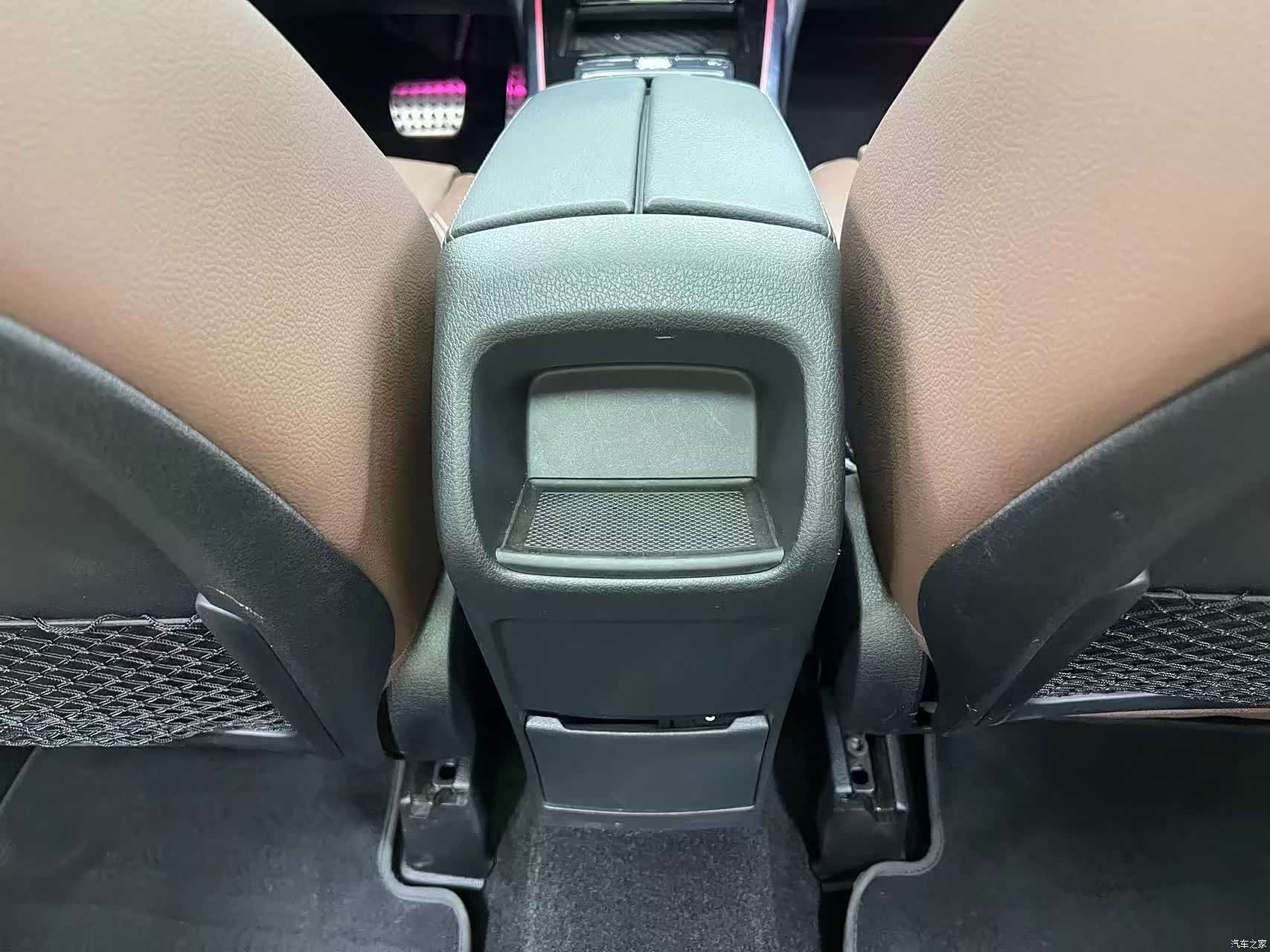 Mercedes-Benz GLB, 2024 18