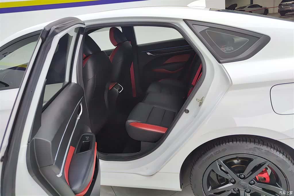 Geely Binray, 2021 11