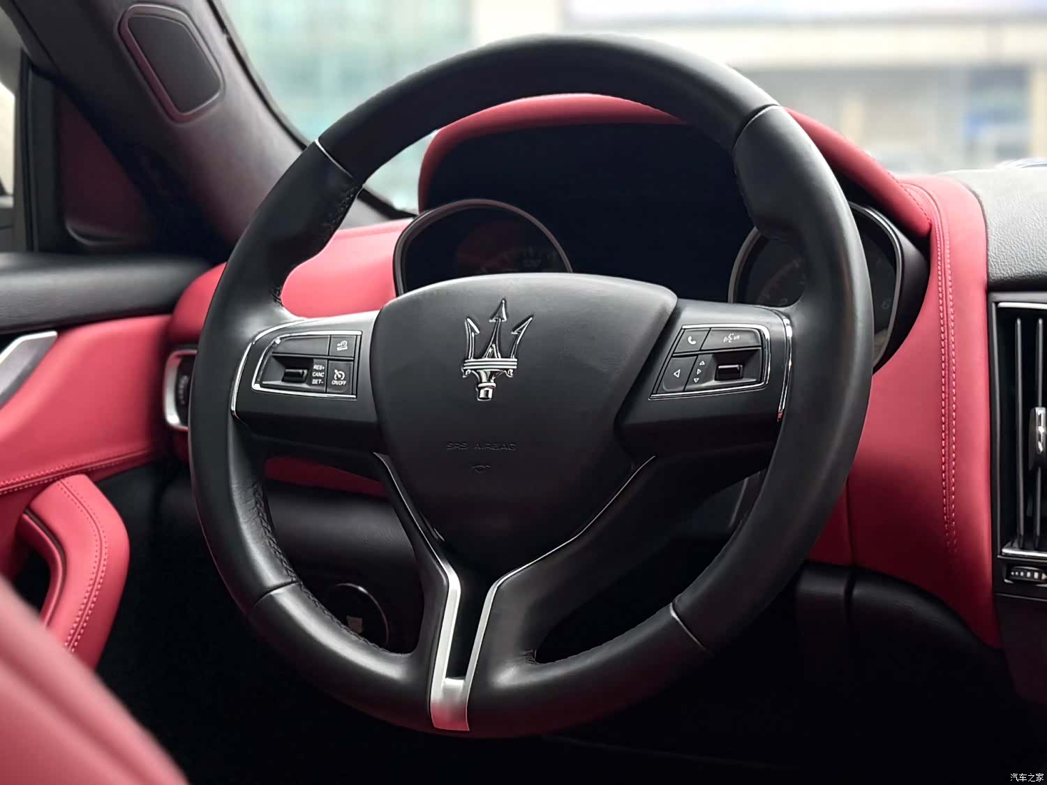 Maserati Levante, 2018 все фото
