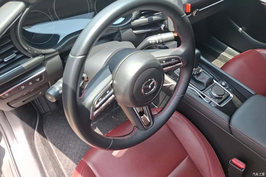 Mazda Mazda3, 2023 15