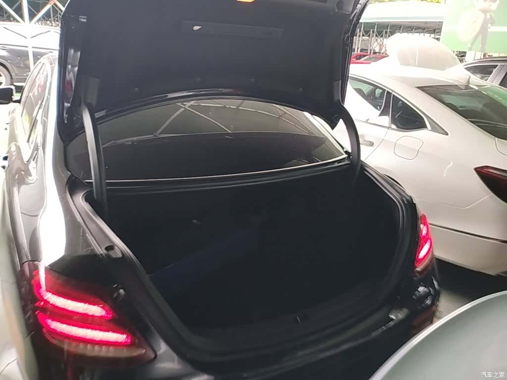 Mercedes-Benz E-Class, 2019 19