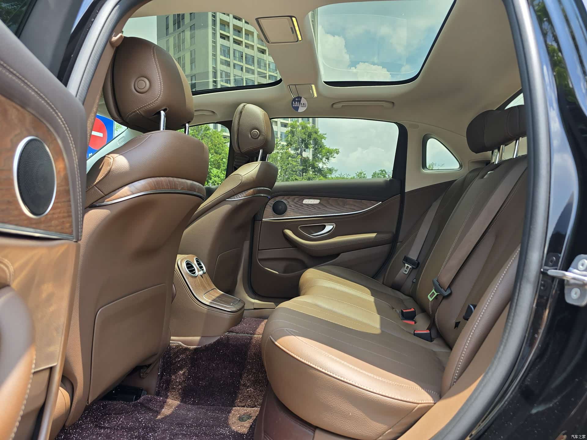 Mercedes-Benz E-Class, 2023 10