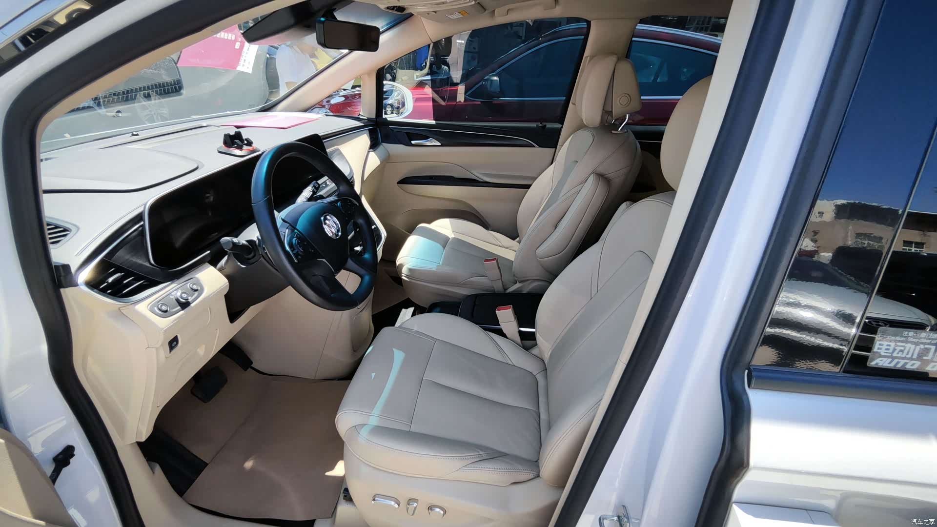 Buick GL8, 2022 4