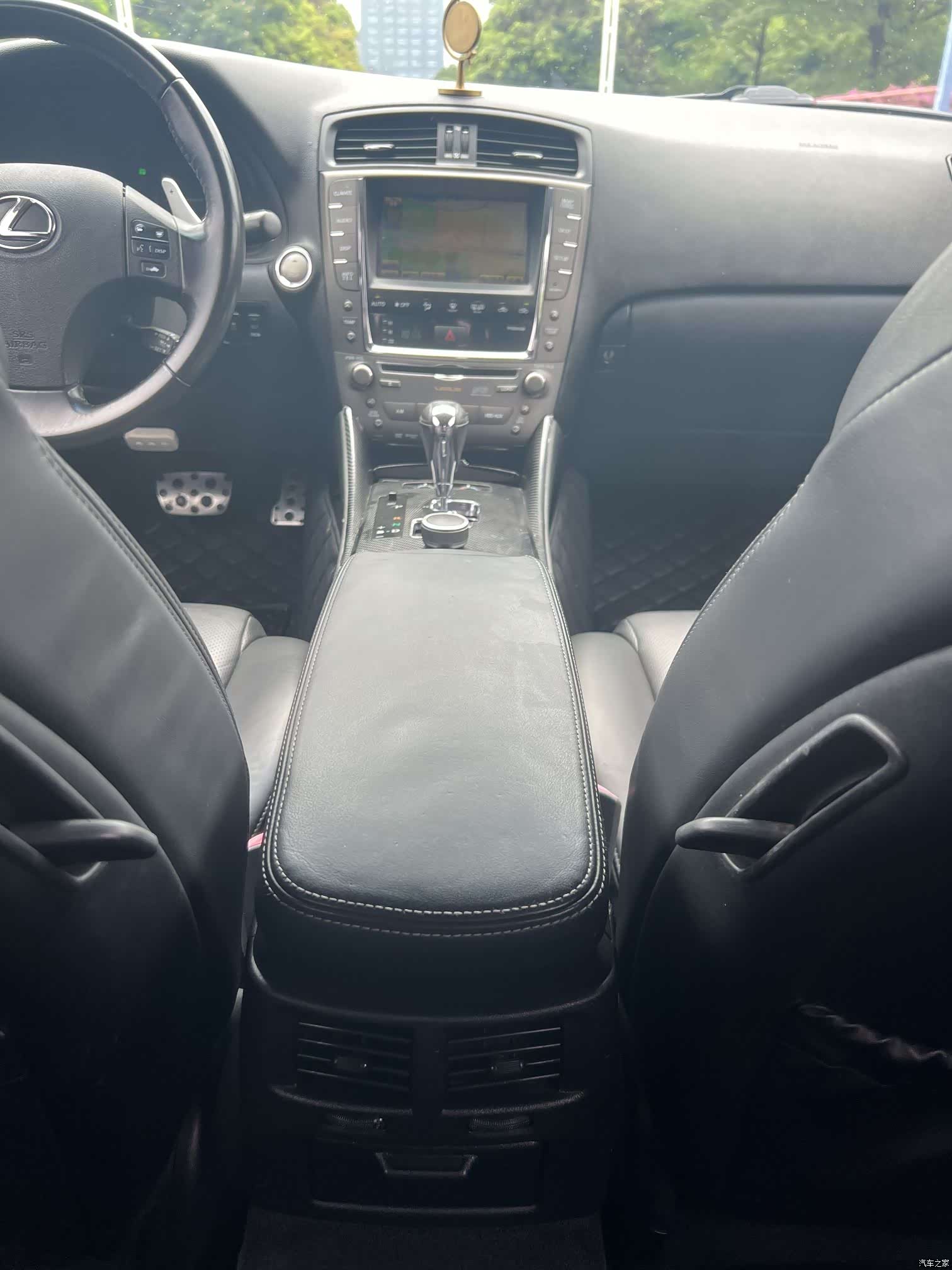 Lexus IS, 2010 10