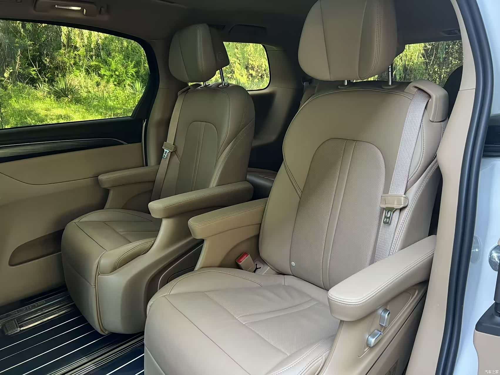 Buick GL8, 2021 8