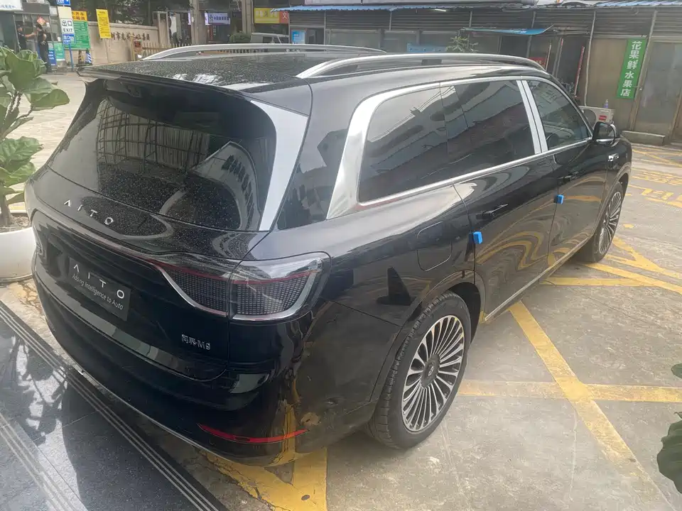 AITO Ask the world M9