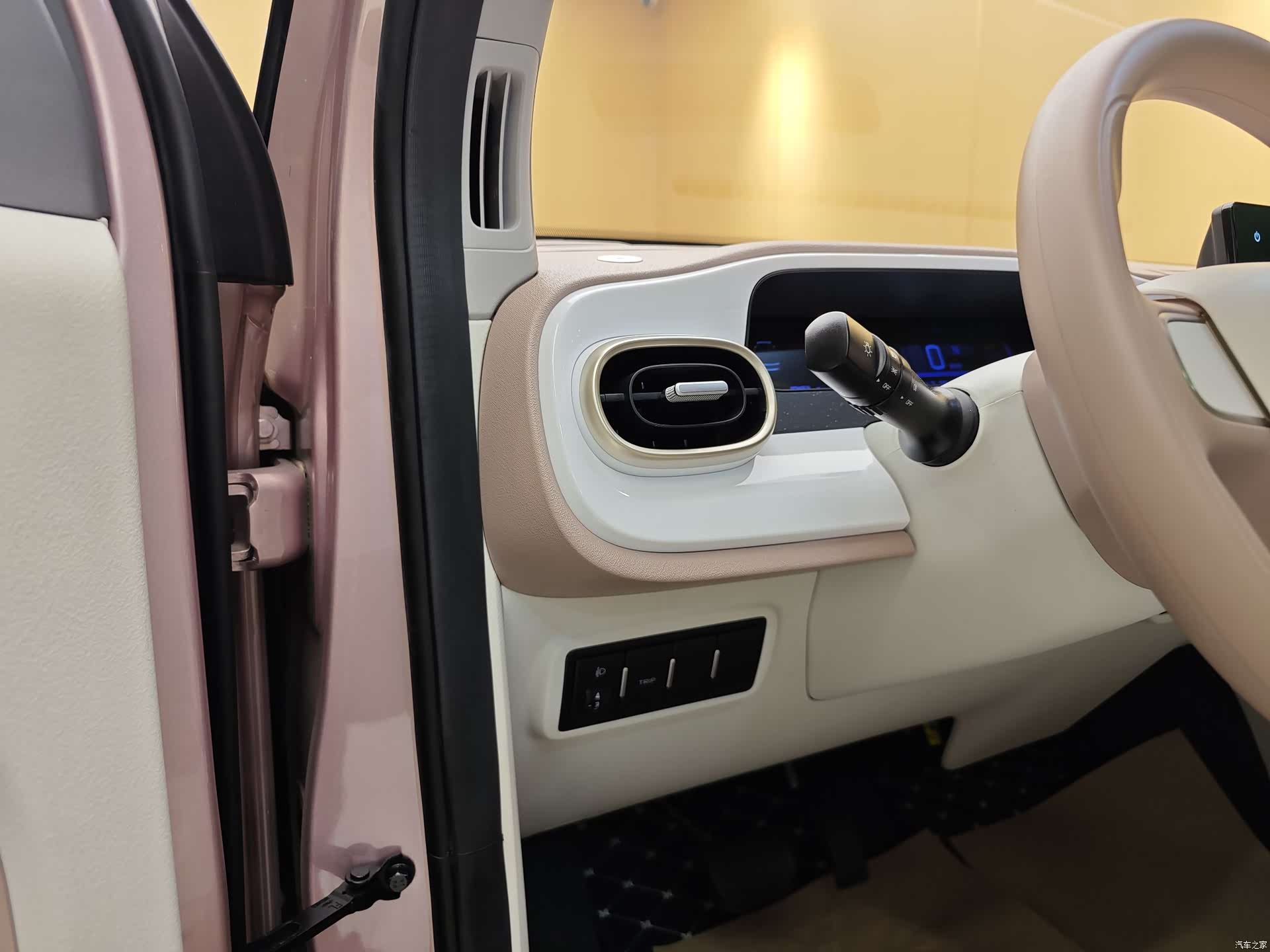 Geely Panda, 2025 11