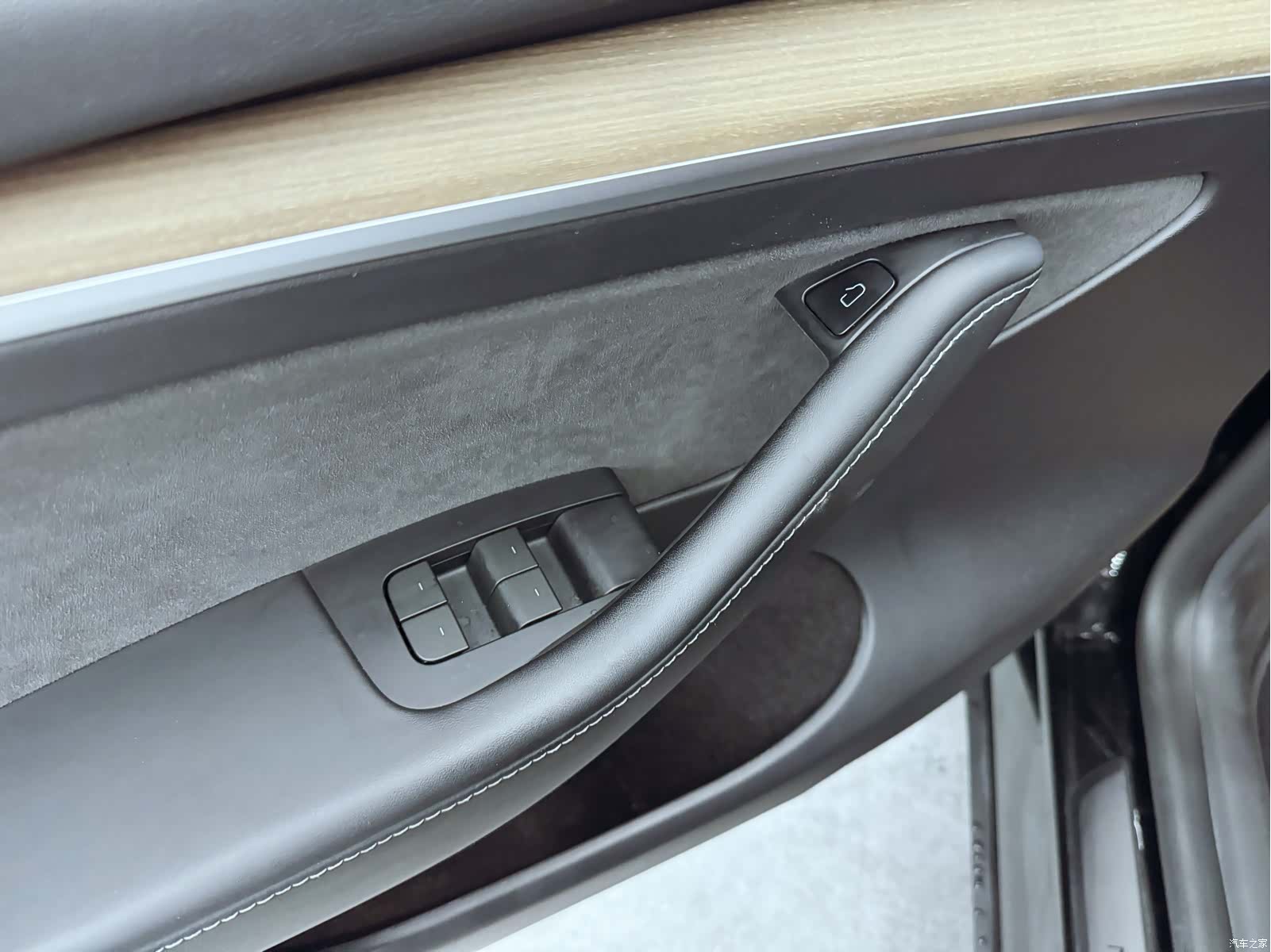 Tesla Model Y, 2023 16