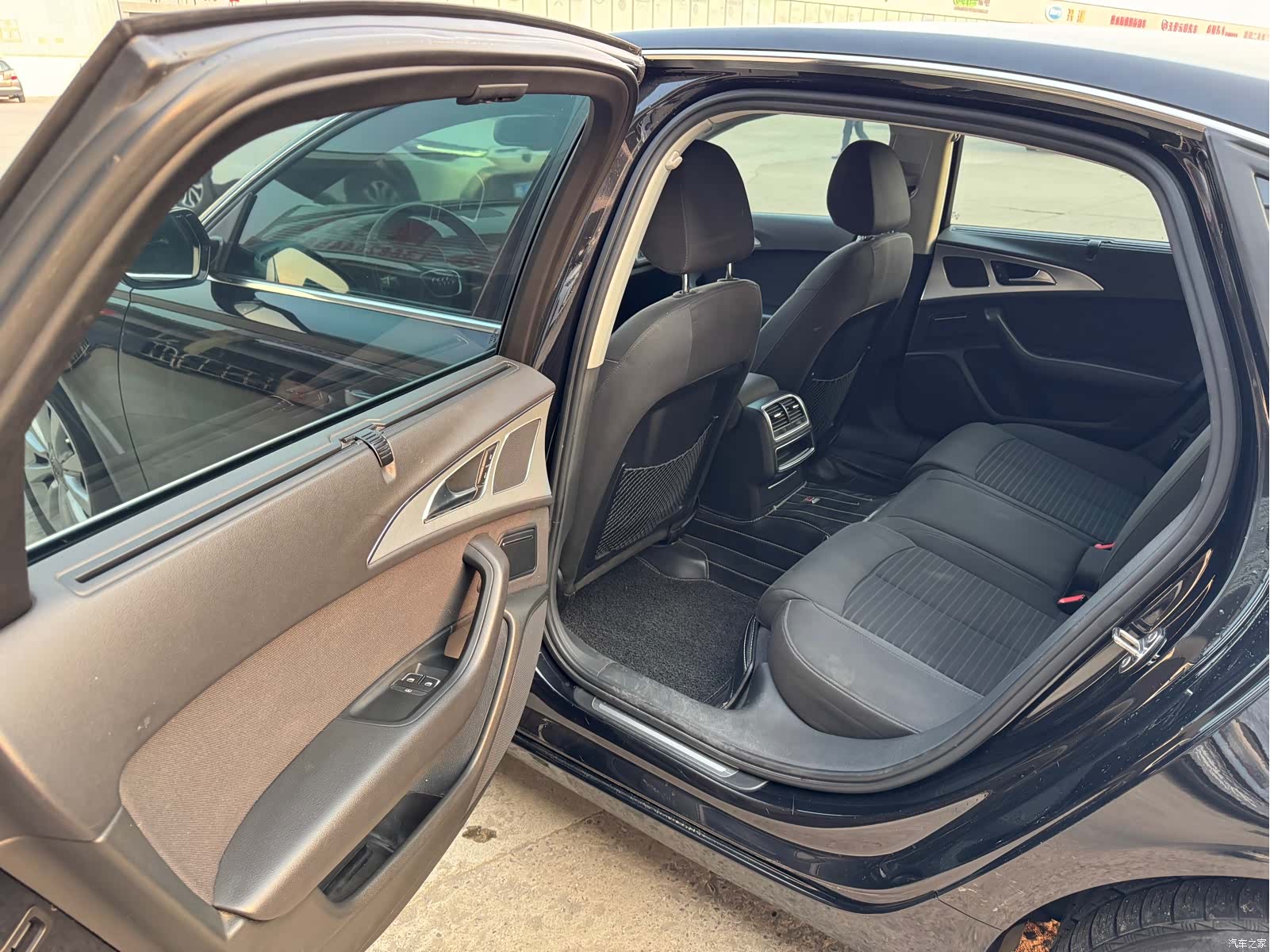 Audi A6L, 2015 11