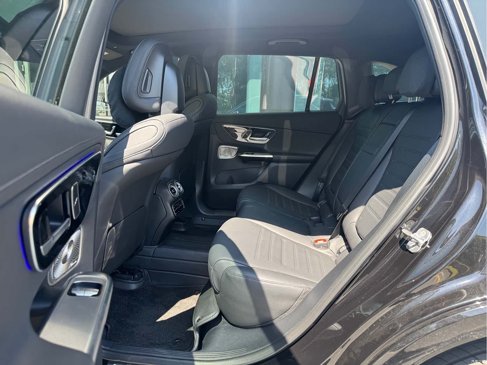 Mercedes-Benz GLC, 2023 12