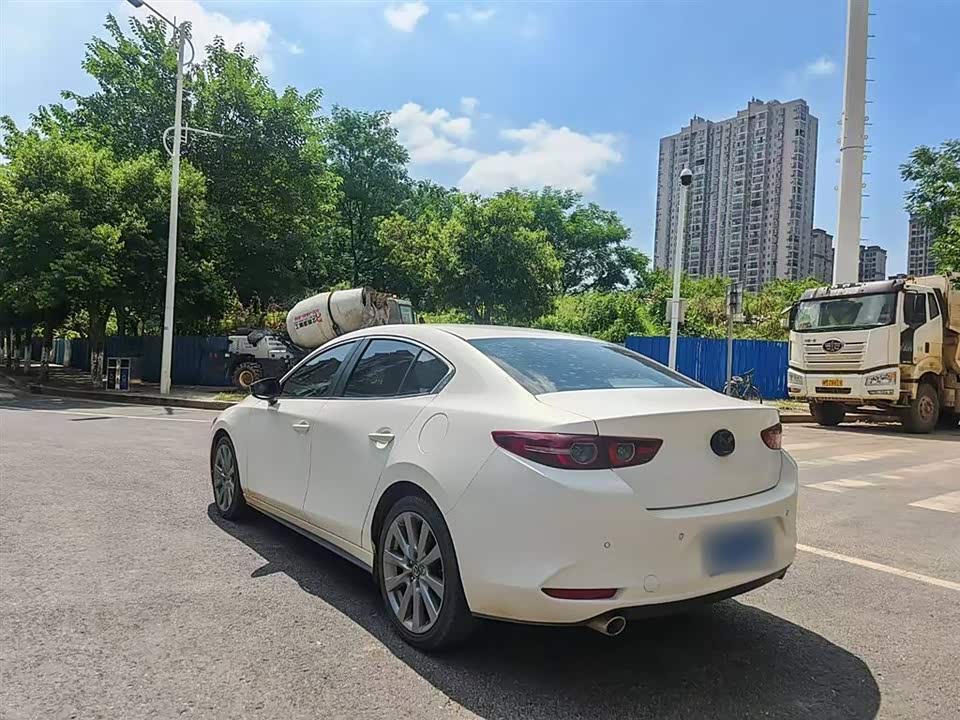 Mazda 3 Angkesaila