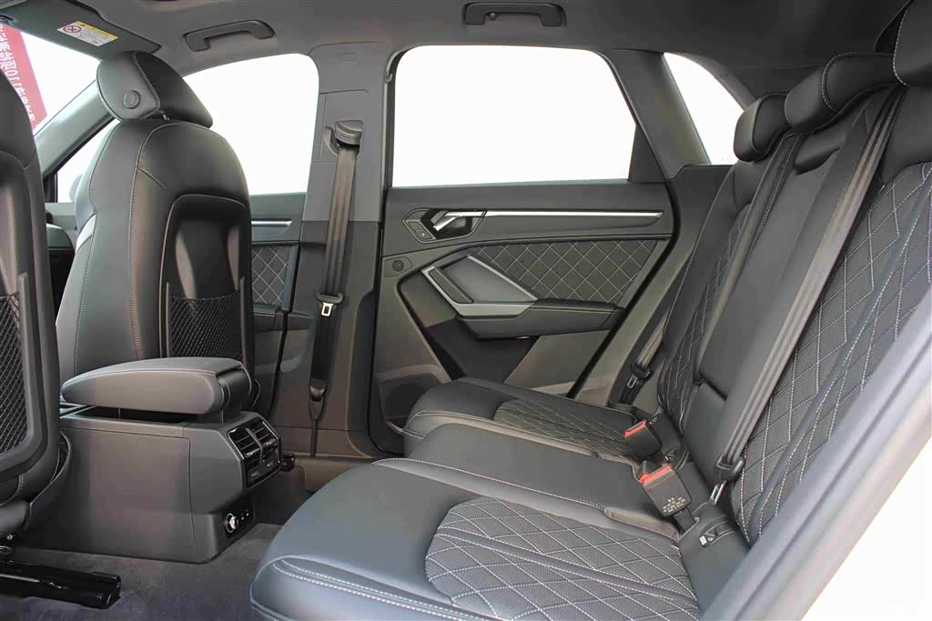 Audi Q3, 2025 14