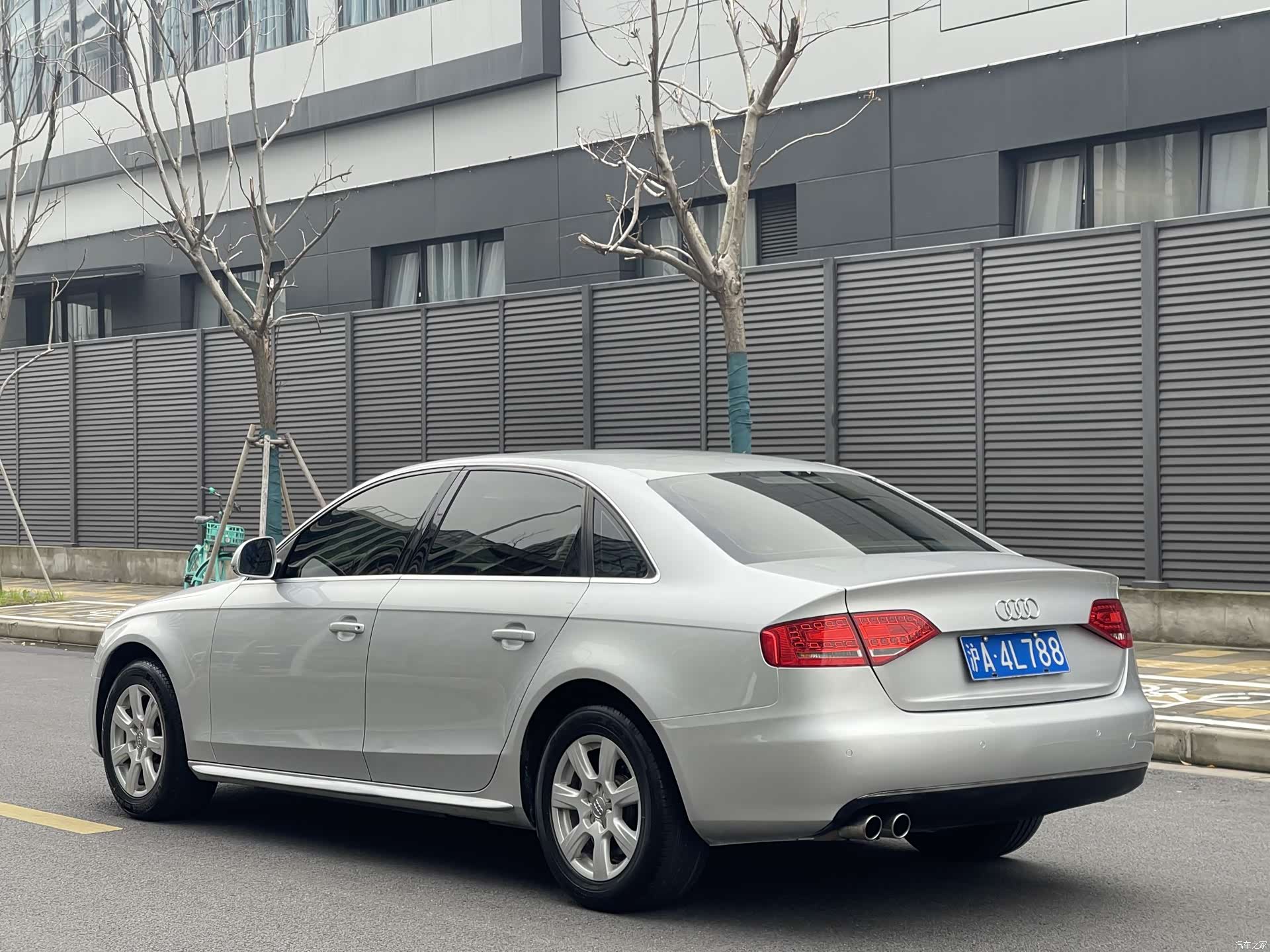 Audi A4L, 2010 все фото