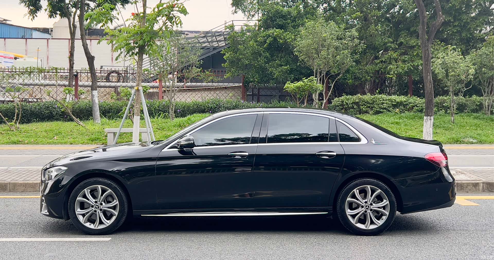 Mercedes-Benz E-Class, 2022 4