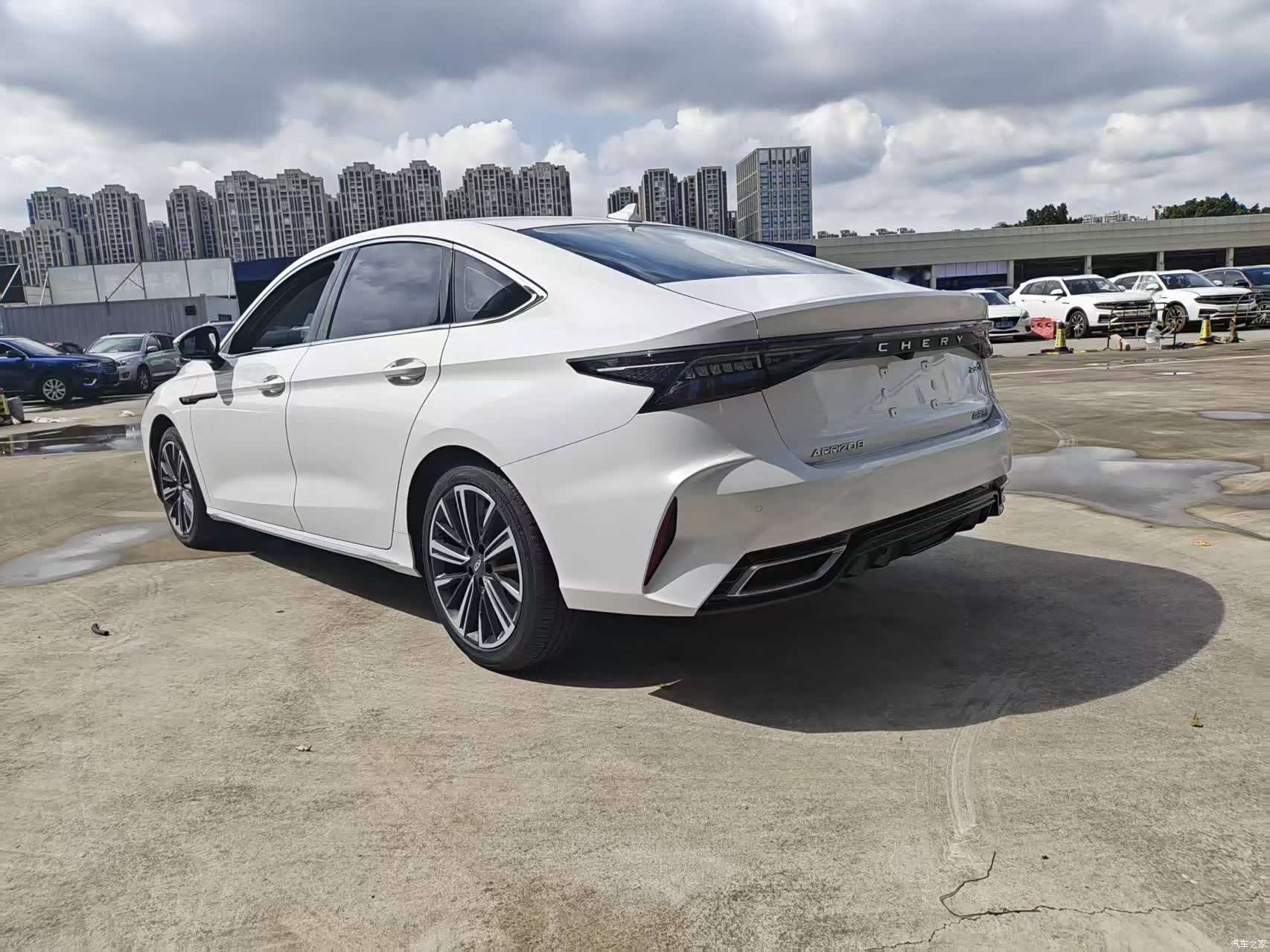 Chery Arrizo 8, 2022 13