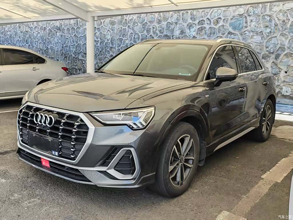 Audi Q3, 2023 1