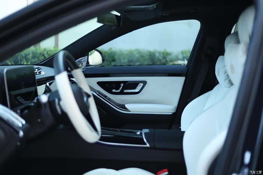 Maybach S-Class, 2023 7