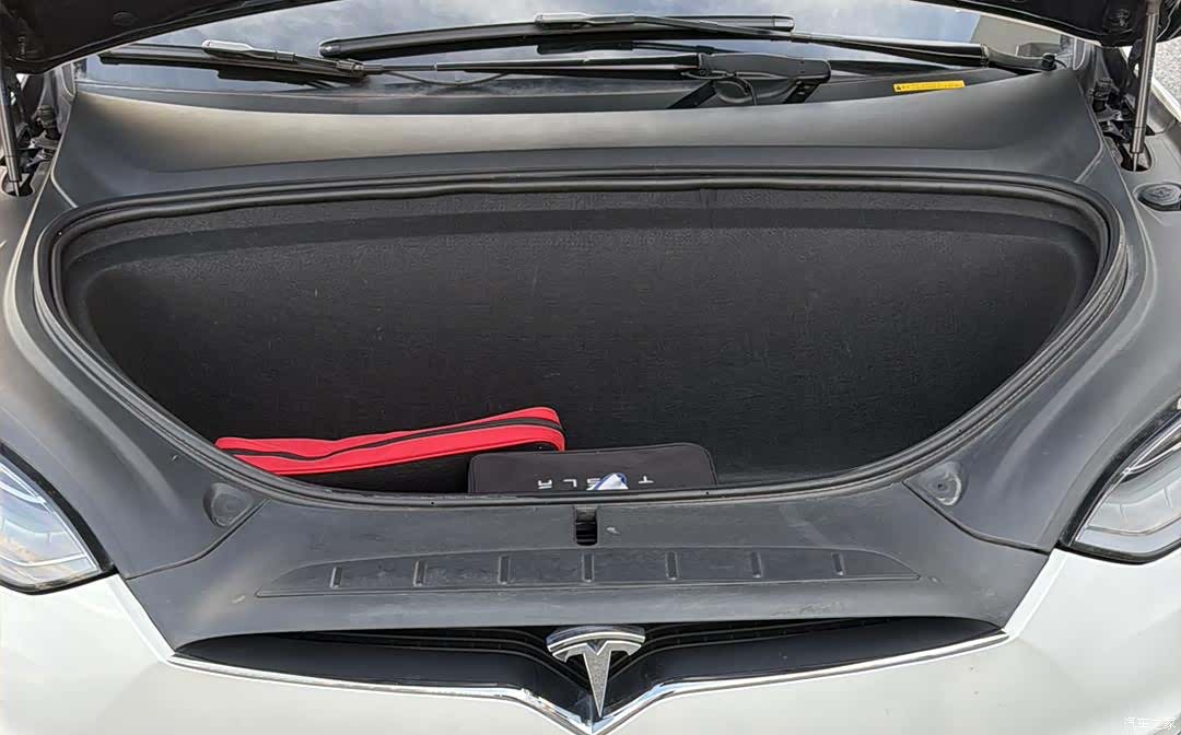 Tesla Model X, 2020 13