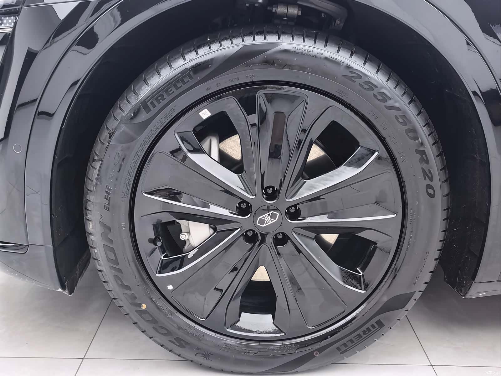 Luxeed R7, 2025 8