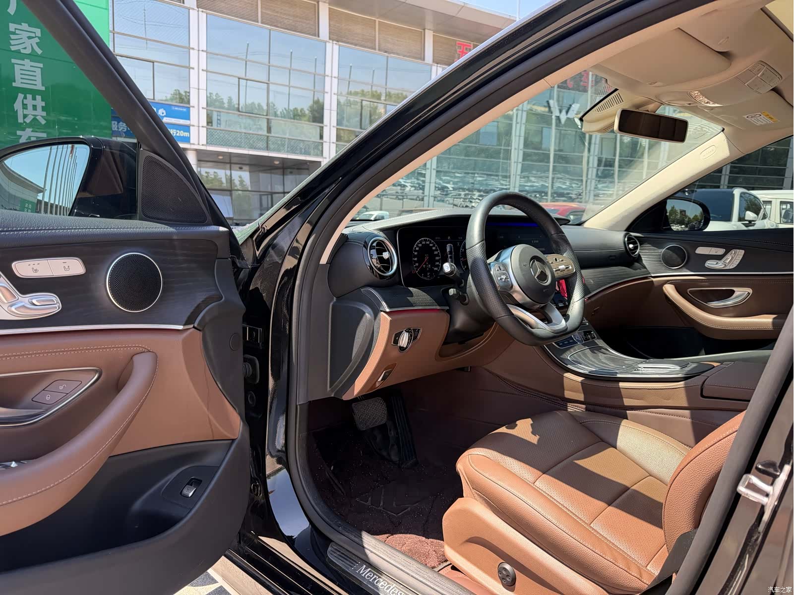 Mercedes-Benz E-Class, 2020 3