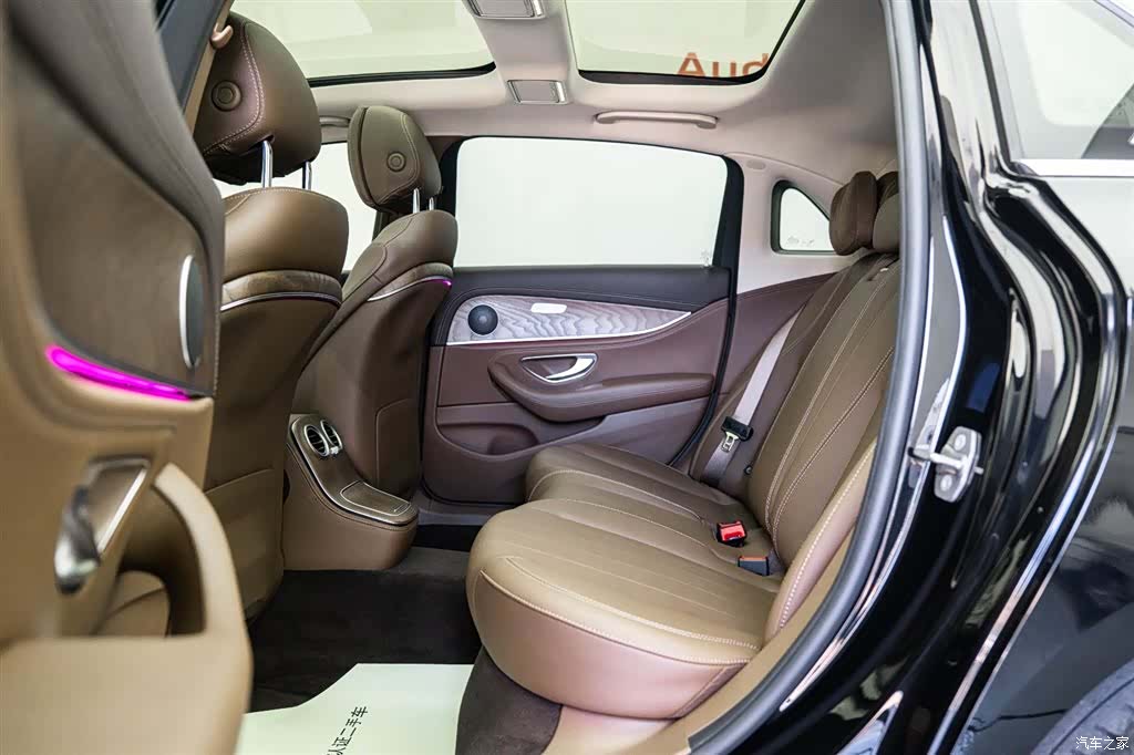 Mercedes-Benz E-Class, 2023 12