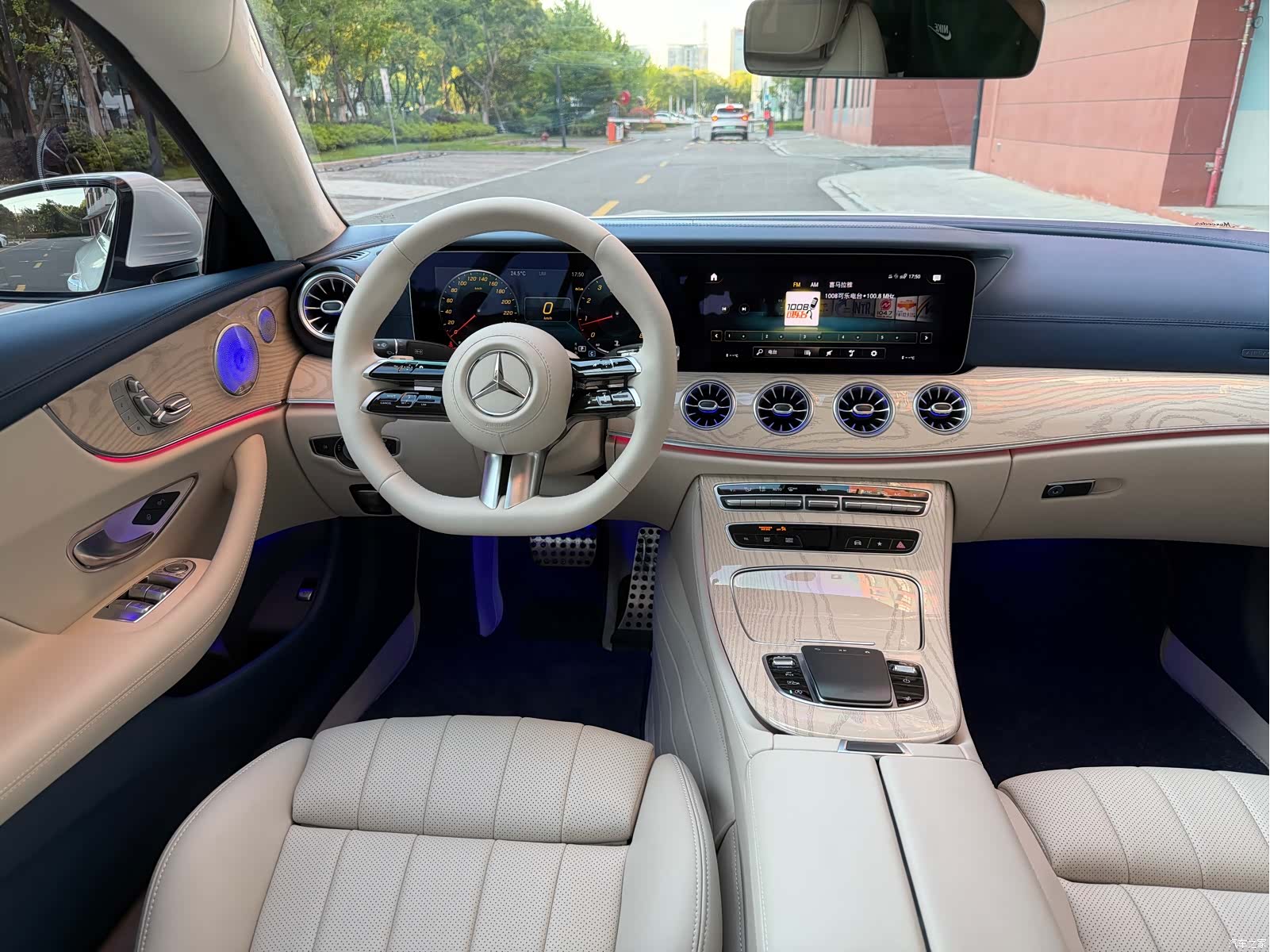 Mercedes-Benz E-Class, 2022 10