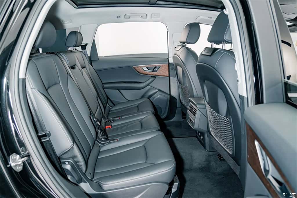 Audi Q7, 2024 21