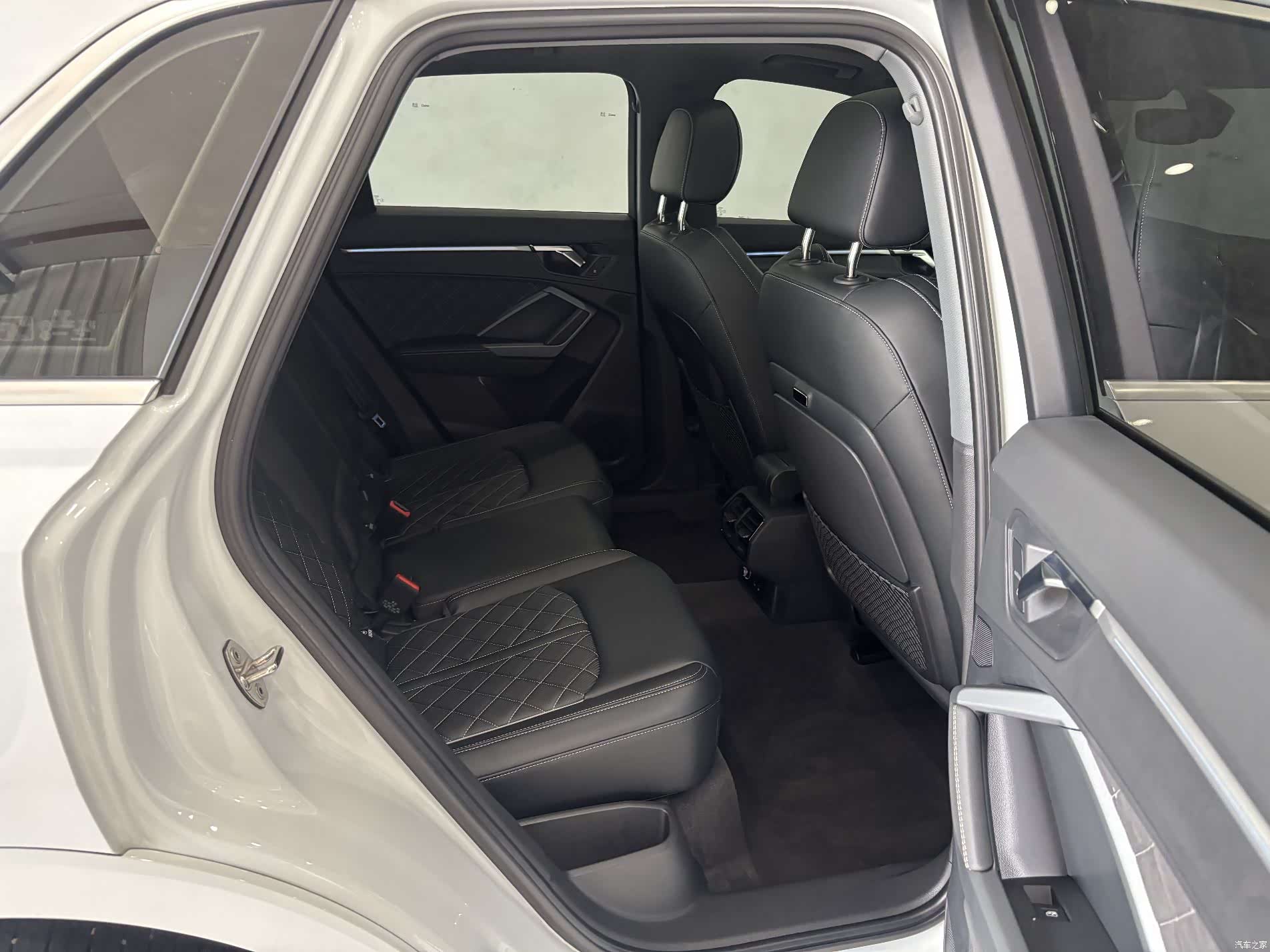 Audi Q3, 2025 23
