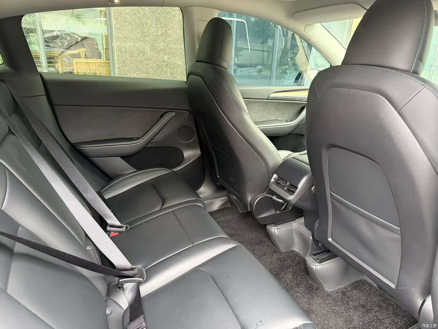 Tesla Model Y, 2023 7