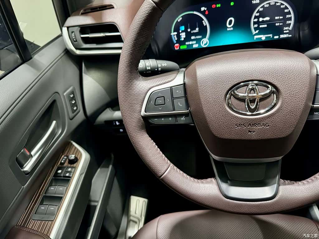 Toyota Granvia, 2025 15