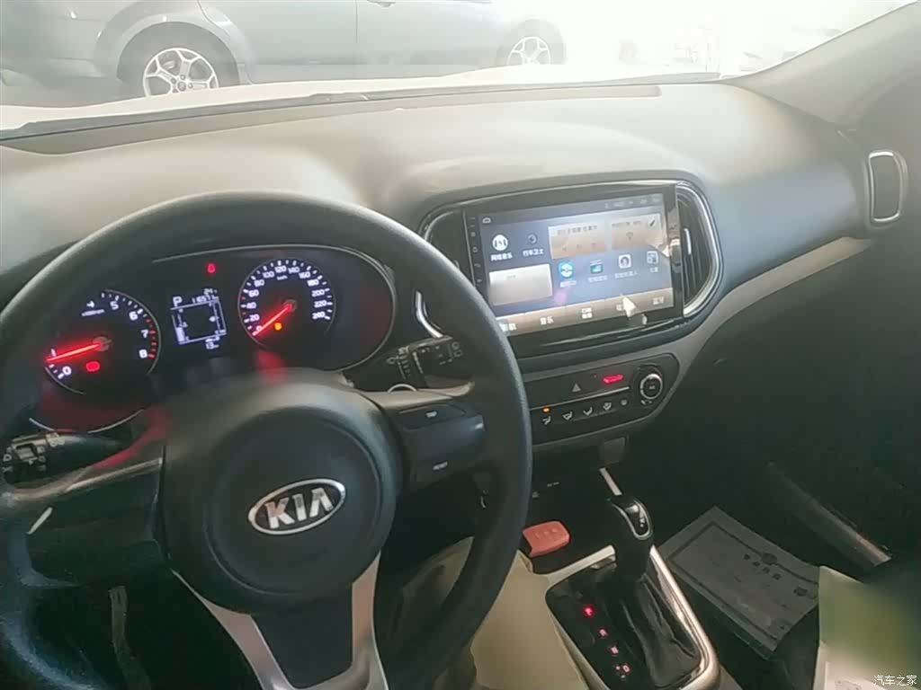 Kia KX3, 2017 10