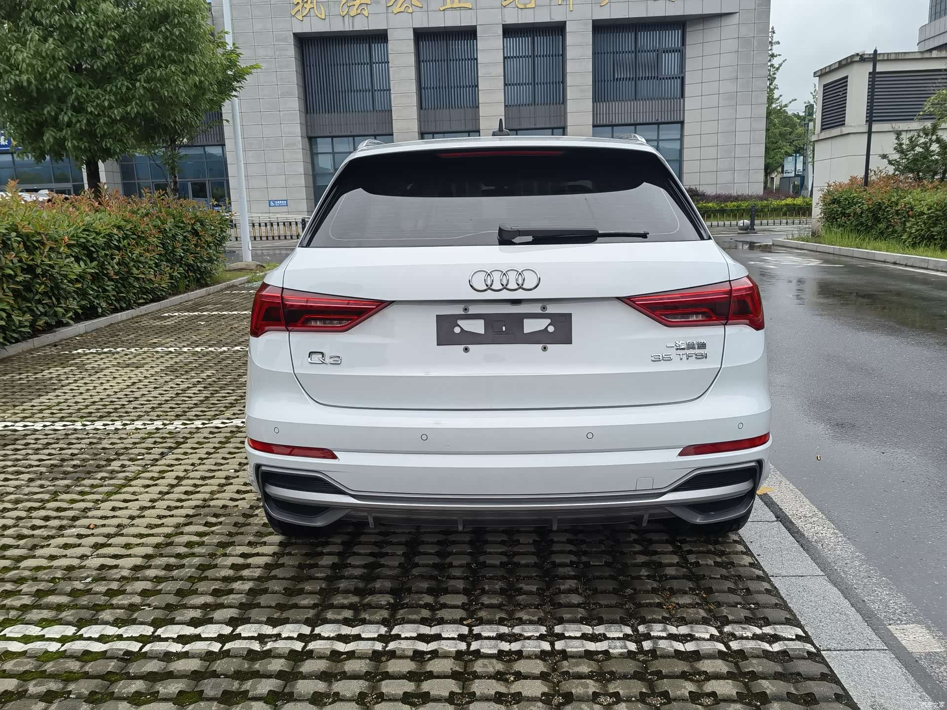 Audi Q3, 2023 4