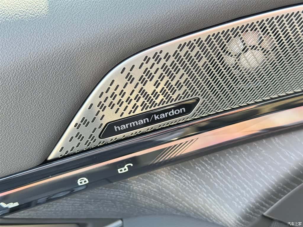 BMW 5 Series, 2024 7