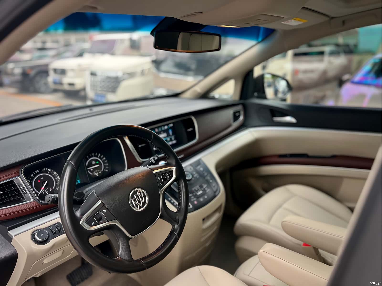 Buick GL8, 2020 9