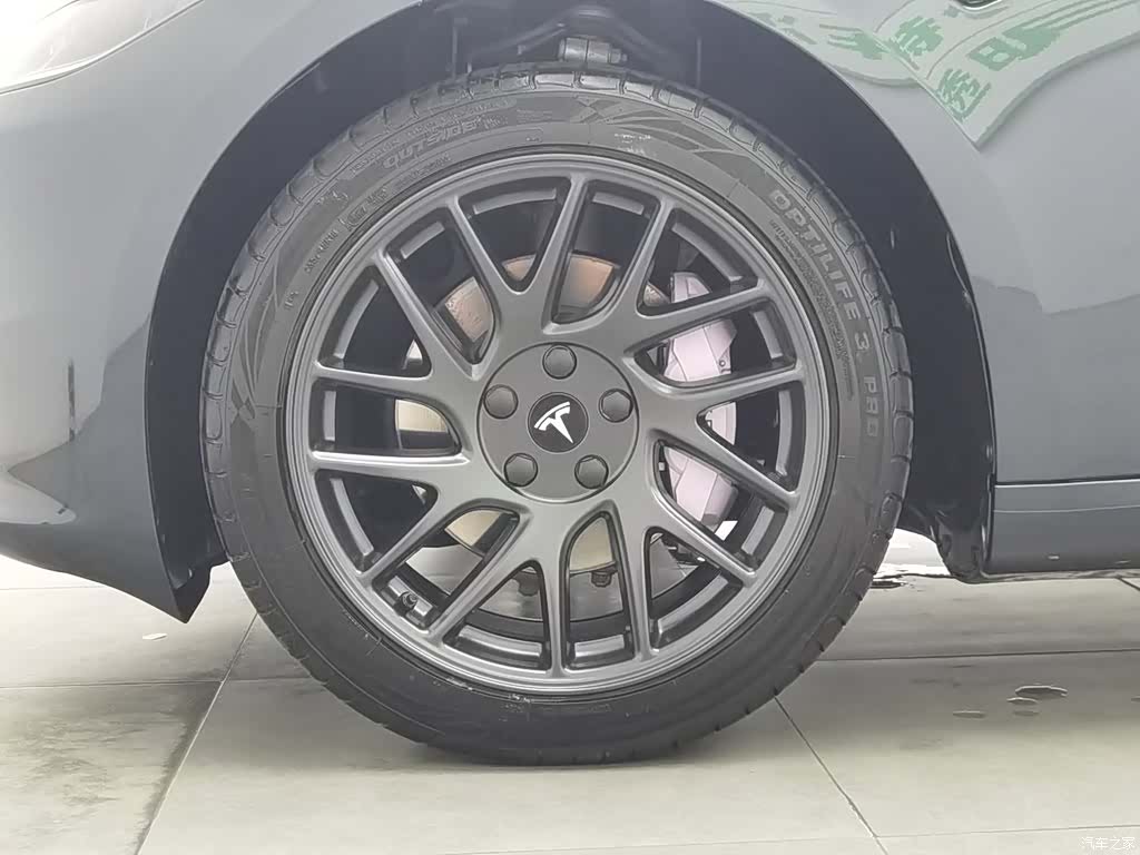 Tesla Model 3, 2024 17