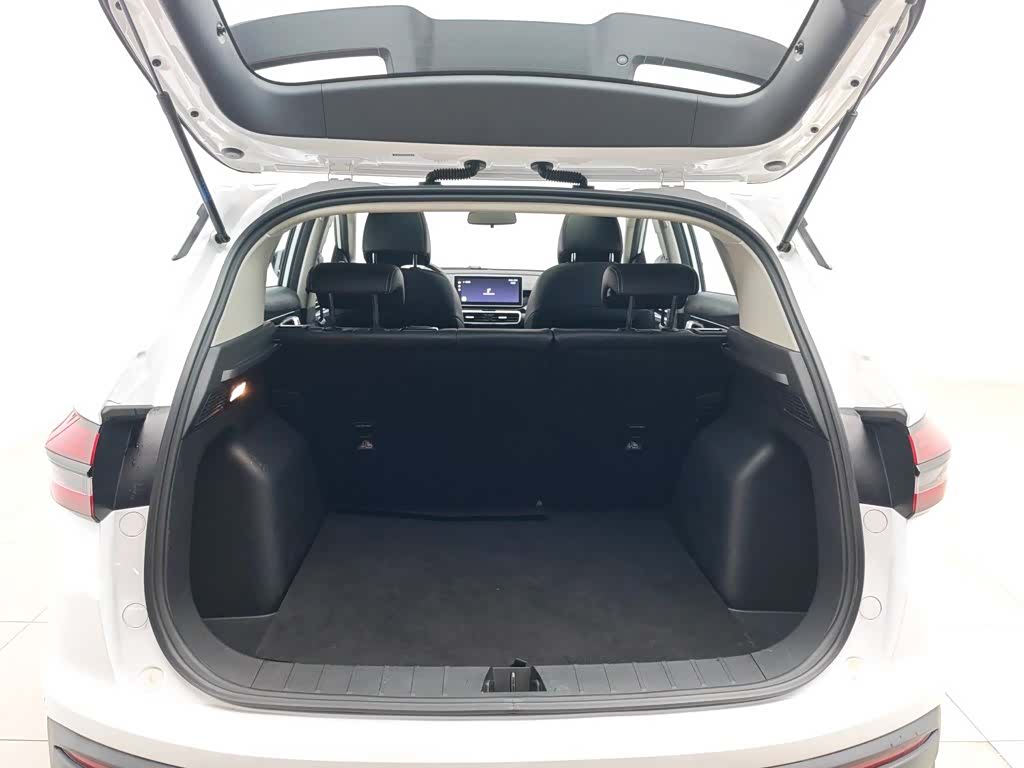 Geely Coolray, 2025 16