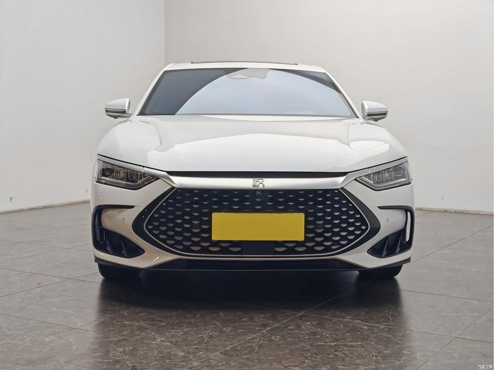 BYD Han, 2023 все фото