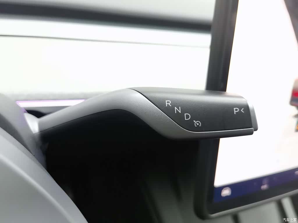 Tesla Model Y, 2024 13